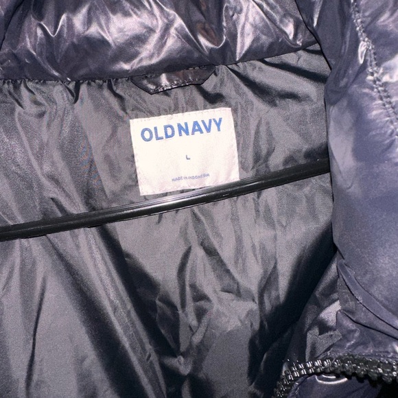 Old Navy crop puffer jacket. New. Shiny black - Picture 3 of 3